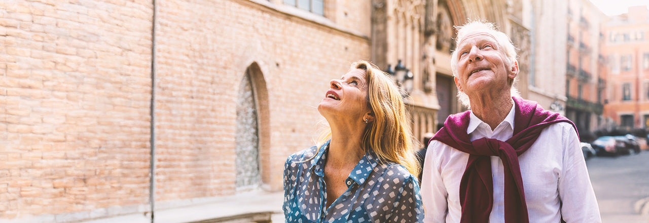 Man with hydrogel spacer visiting a city with his wife